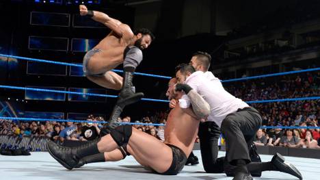 Jinder Mahal (l.) ging bei WWE SmackDown Live auf Randy Orton los