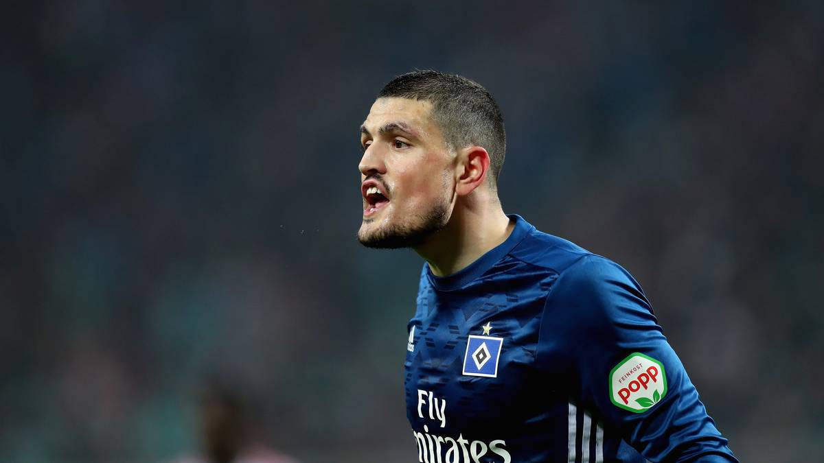 Außerdem verpflichtete der HSV seinen vorherigen Leihspieler Kyriakos Papadopoulos für 6,5 Millionen Euro fest. Je nach Einsatzhäufigkeit könnte der Grieche Kühne sogar bis zu neun Millionen Euro kosten