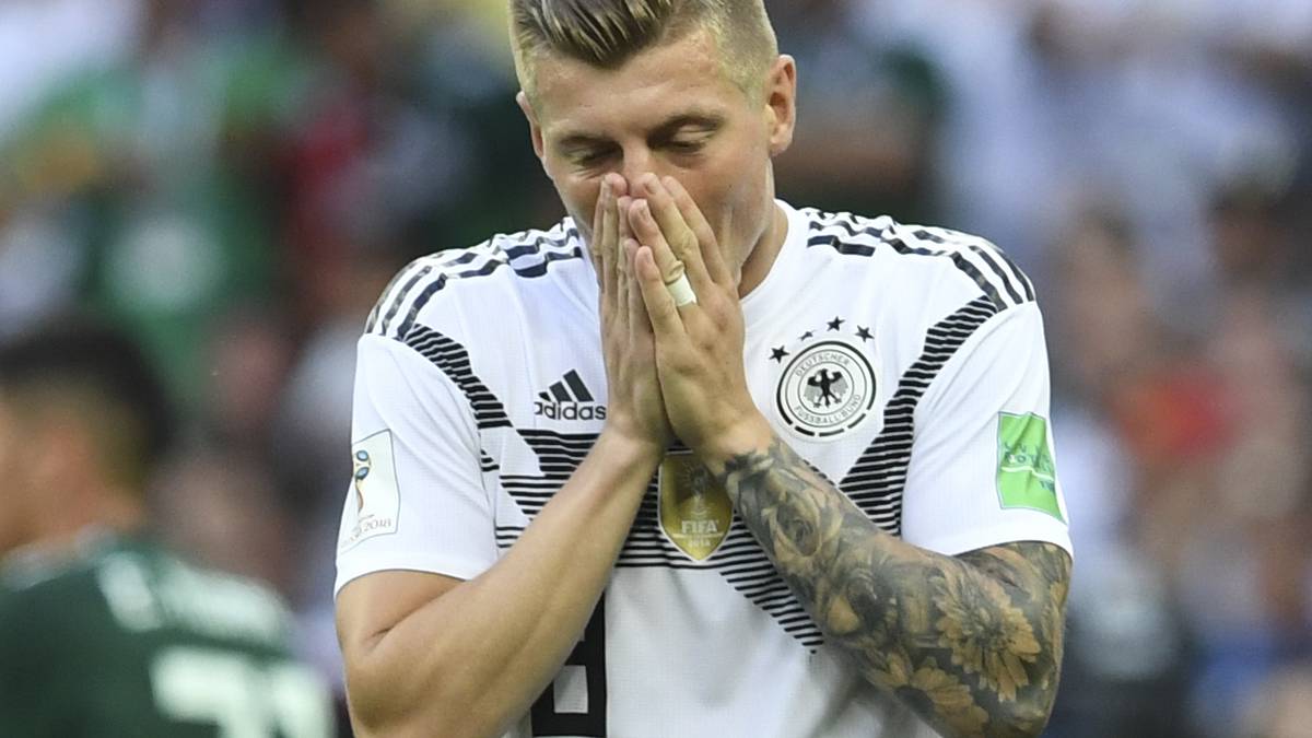 TONI KROOS: Muss dringend sein Stellungsspiel in den Griff kriegen. Lief gegen schnelle Mexikaner oft hinterher. Auch wenn er noch nicht in Gala-Form ist, bleibt er unverzichtbar