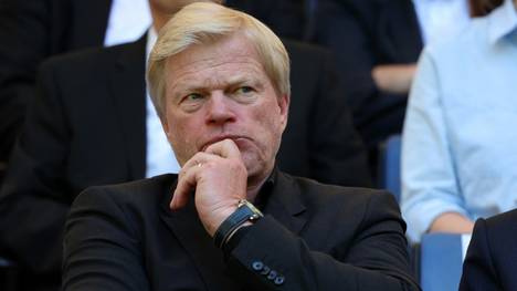 Nach zehn Meistertiteln in Folge zieht Oliver Kahn jetzt Play-Offs in der Bundesliga in Betracht. Vor allem denkt er dabei an den Fußball-Nachwuchs.