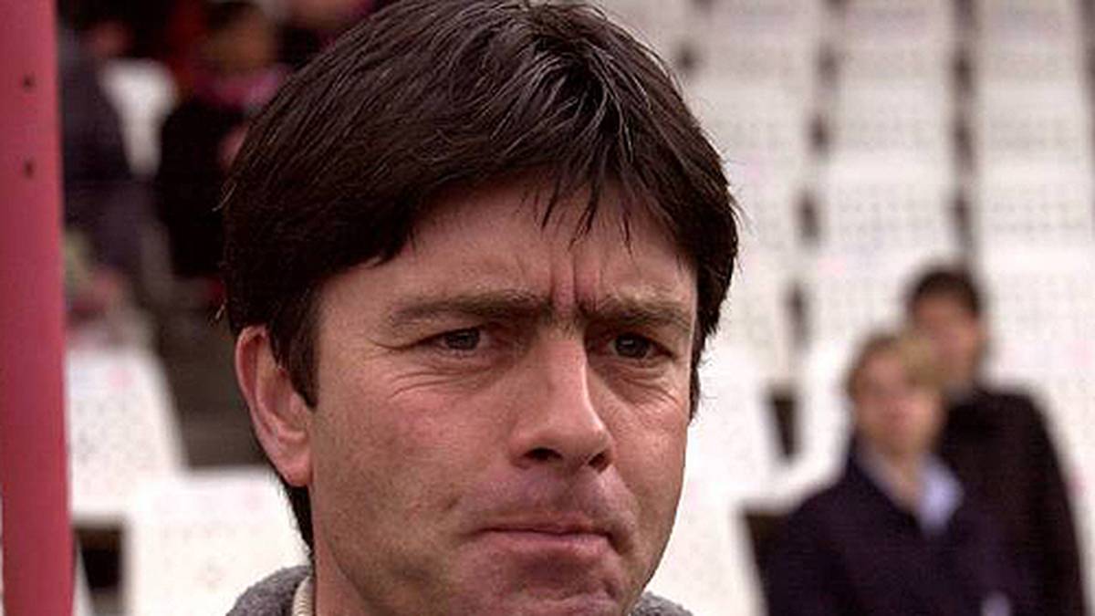 Doch es ging plötzlich nicht mehr steil bergauf, es folgte nach den großen Anfangserfolgen eine Zeit der Rückschläge. Die Kritiker setzen dem jungen Trainer ordentlich zu