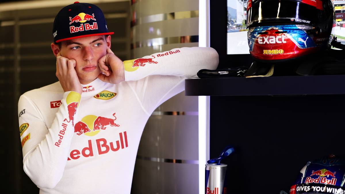 Bei Red Bull gibt es ein neues Gesicht in der Box. Teenager Max Verstappen ersetzt Daniil Kwjat, der bei den letzten beiden Rennen mit Sebastian Vettel aneinandergeraten war