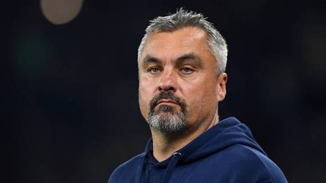 Der FC Schalke 04 kann auch nach der Entlassung von Thomas Reis nicht überzeugen. Nun äußert sich der ehemalige Trainer im exklusiven SPORT1-Interview erstmals über die Trennung mit den Knappen.