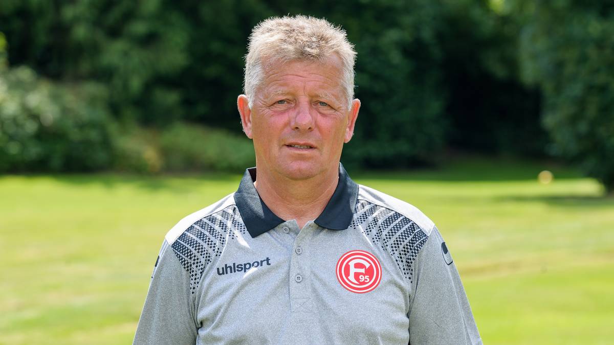 Hermann selbst gibt zu verstehen, dass er seinem Freund Heynckes gerne "etwas zurückgeben" möchte. UM 15.44 Uhr schließlich hat Bayerns Trainersuche ein Ende 