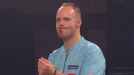 Max Hopp scheidet in der zweiten Runde der Darts-WM glatt mit 0:3 gegen Luke Woodhouse aus. Dabei findet der "Maximiser" selten zu seinem Spiel. 