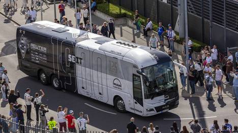 Nach dem schwachen Saisonstart sind die Gladbach-Fans skeptisch, ob der Turnaround zeitnah gelingen kann. Trainer Gerardo Seoane muss nun so schnell wie möglich liefern. 