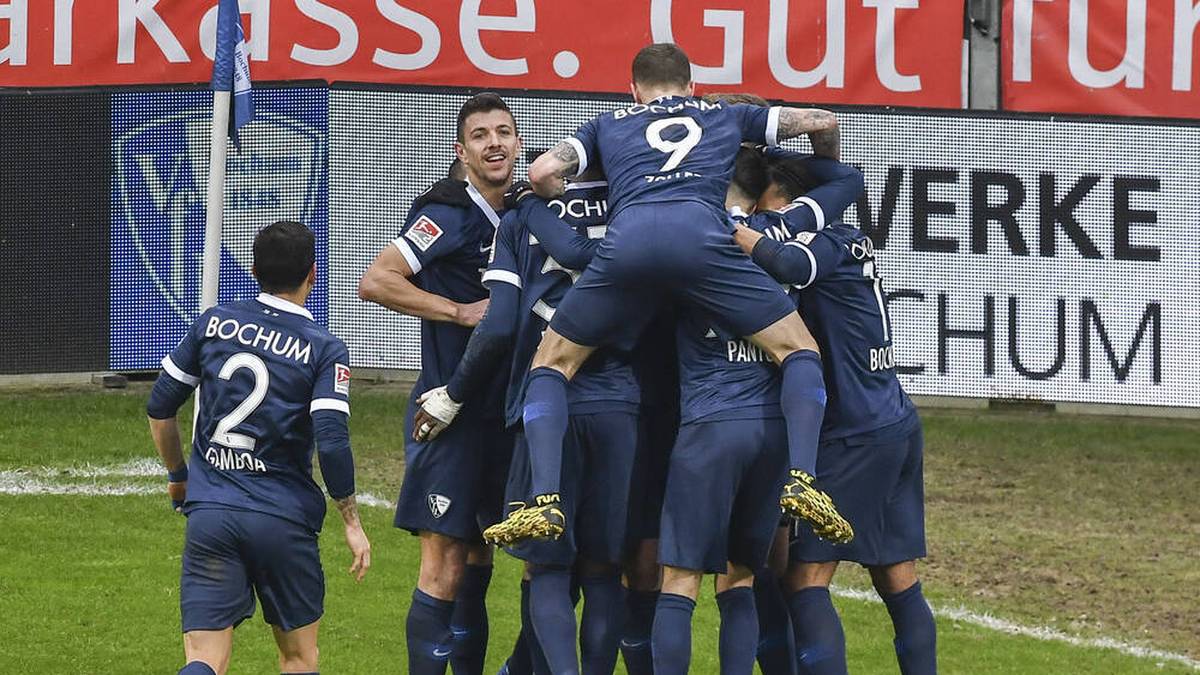Vfl Bochum 2 Liga Meister - Vfl Bochum Ist Spitzenreiter Ruhrgebiet Gallien Muckt Auf