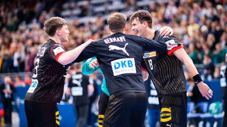 Deutschlands Handballer haben sich für die Olympischen Spiele qualifiziert. Das DHB-Team besiegte Österreich im entscheidenden Spiel des Qualifikationsturniers in Hannover mit 34:31 (18:15). 