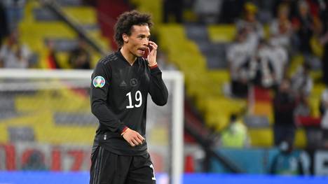 Mehmet Scholl ist mit Nationalspieler Leroy Sané nach dessen Auftritt beim wenig berauschenden Remis der deutschen Nationalmannschaft gegen Ungarn hart ins Gericht gegangen. 