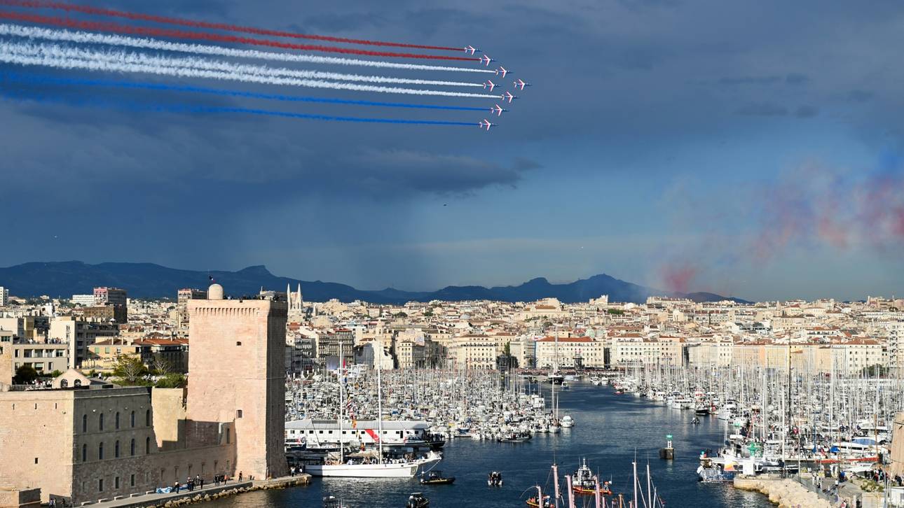 Olympisches Feuer in Frankreich angekommen