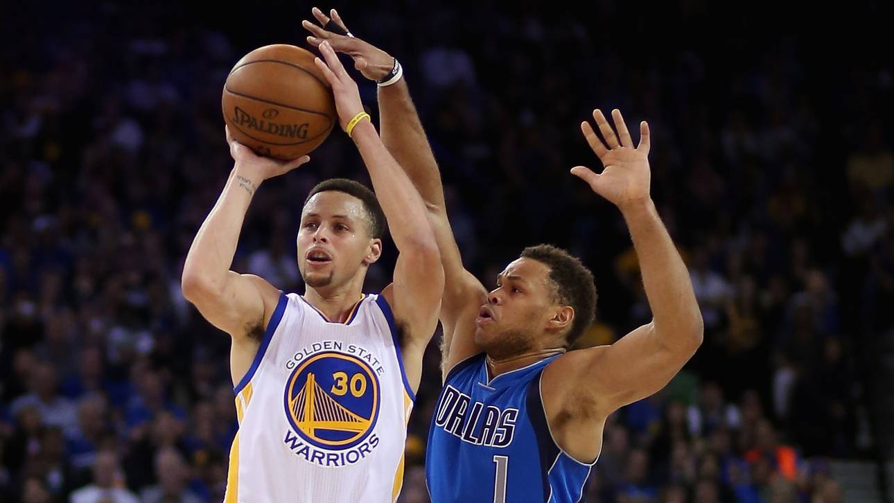 Dallas Mavericks v Golden State Warriors