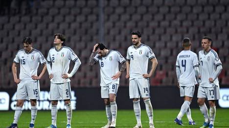 Italien verpasst nach der Niederlage im Elfmeterschießen gegen Bosnien-Herzegowina die dritte Weltmeisterschaft in Folge. 