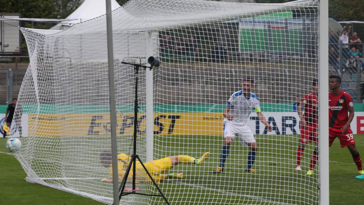 Doch selbst das 2:0 durch Karim Bellarabi verleiht dem haushohen Favoriten nur bedingt Sicherheit. Denn Hauenstein gelingt sogar noch der Anschlusstreffer