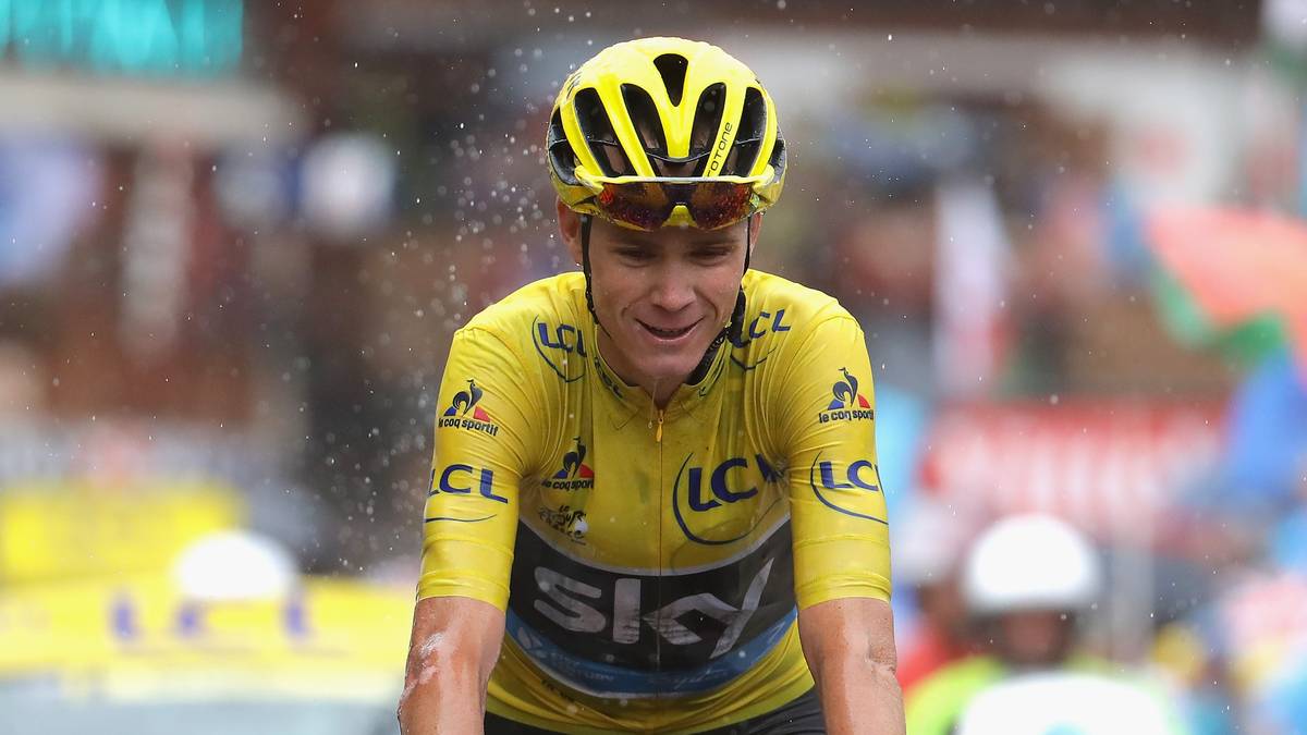 Mit einem Lächeln im Gesicht kommt Froome etwas mehr als vier Minuten später ins Ziel. Ihm ist der Gesamtsieg nicht mehr zu nehmen