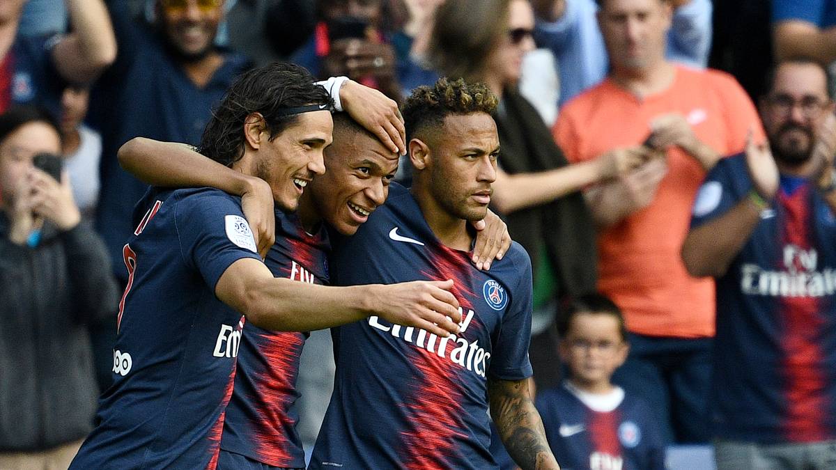 PSG gefällt mit der Spielweise, nicht nur aufgrund des Traumsturms um Edinson Cavani, Kylian Mbappe und Neymar. "Paris ist die Stadt der Liebe, die Stadt des Lichts. Eine romantische, abenteuerlustige Stadt - und so sollten wir auch spielen", sagte Tuchel