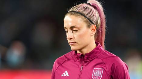 Der spanische Fußballverband ist seit Rubiales Skandal-Kuss in Aufruhr. Nun wird das Chaos zur Staatssache.