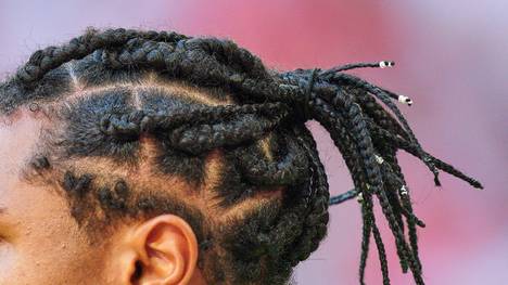 Viele Fußballer haben auch während des Lockdowns die Haare schön - jetzt gibt es Vorwürfe