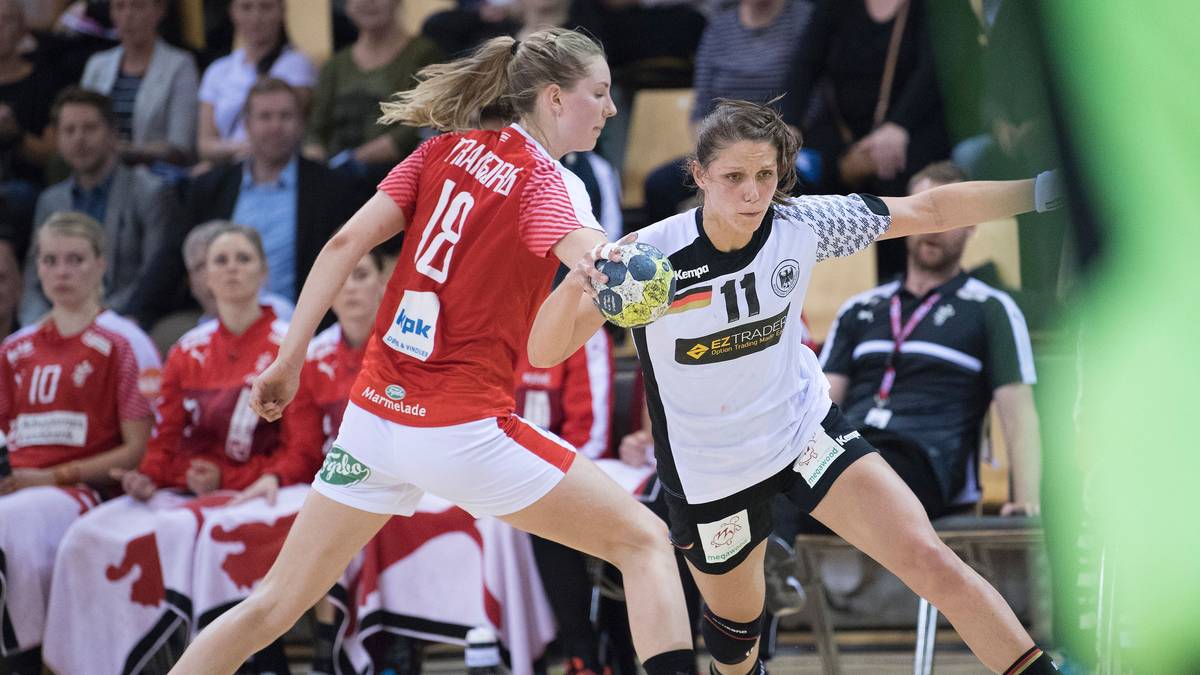 Für Biegler ist Smits absolute Leistungsträgerin. Doch kurz vor der Heim-WM der Schock: Die 23-Jährige brach sich in der Vorbereitung den Finger. Das Ärzteteam gab aber Entwarnung, Smits wird noch in der Vorrunde einsatzfähig sein