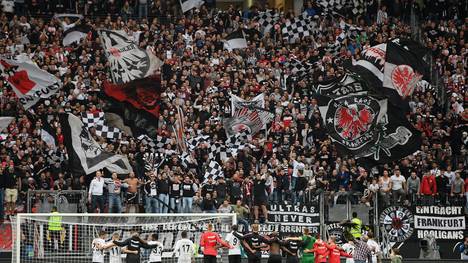 Fans von Eintracht Frankfurt wollen gegen die Montagsspiele in der Bundesliga protestieren