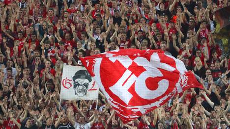 Fans des 1. FC Kaiserslautern haben ihren Klub mit einer Fan-Anleihe unterstützt