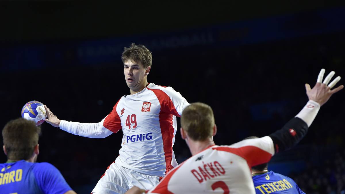 Die Hoffnungen der Magdeburger ruhen auf den beiden Rückraum-Neuzugängen Piotr Chrapkowski (im Bild), der aus Kielce kam, und Carlos Molina, einst beim FC Barcelona aktiv. Für ganz oben reicht es aber nicht