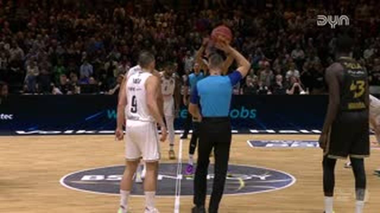 Spiel Highlights zu Basketball Löwen Braunschweig - Bamberg Baskets (1)