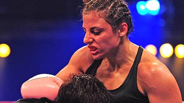 Ihren Spitznamen "Killer Queen" hat sich die Fliegengewichtlerin redlich verdient: In 16 von 28 Kämpfen hat sie ihre Gegnerinnen vorzeitig besiegt und noch keinen Profikampf verloren