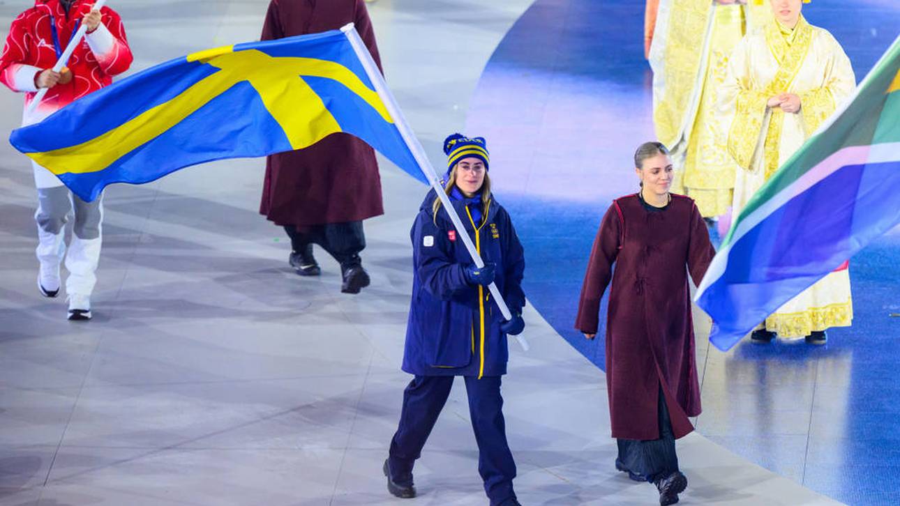 Ebba Andersson muss die schwedische Flagge allein schwenken