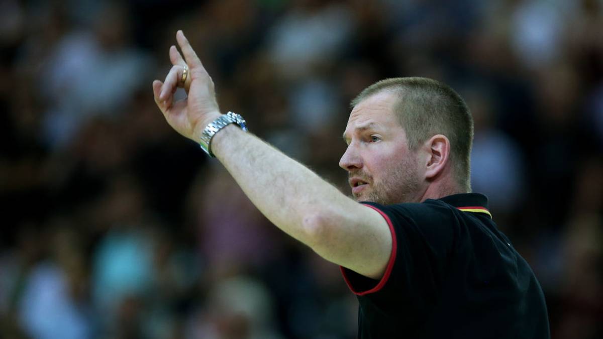 FAZIT:  Unentschieden! Das Team von 2002 war in Spitze – vor allem mit Nowitzki und Okulaja – wohl noch einen Tick stärker besetzt. Doch das aktuelle DBB-Team ist in der Breite das wohl beste aller Zeiten. Bundestrainer Henrik Rödl kann fast jeden seiner Spieler gleichwertig ersetzen. Das ist Deutschlands Trumpf im Vergleich zur Konkurrenz und könnte am Ende für das nächste WM-Märchen im Basketball sorgen