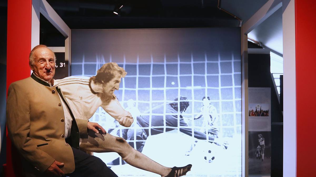 PLATZ 3: Georg Schwarzenbeck war fester Bestandteil der legendären Bayern-Elf in den 60er- und 70er Jahren. In 540 Spielen für die Münchner kam "Katsche" auf 28 Tore