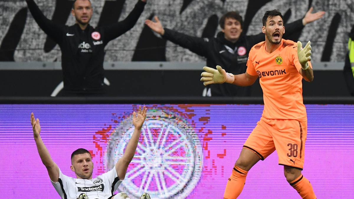 BUNDESLIGA - 9. SPIELTAG: In Frankfurt steuert Dortmund auf einen sicheren Auswärtssieg zu, führt 2:0. Dann räumt Bürki Ante Rebic ab. Es gibt Elfer, Eintracht schafft den Anschluss, kurz danach sogar den Ausgleich