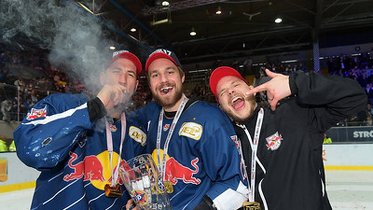 Meisterschaft + Zigarre + Bier = gute Laune!