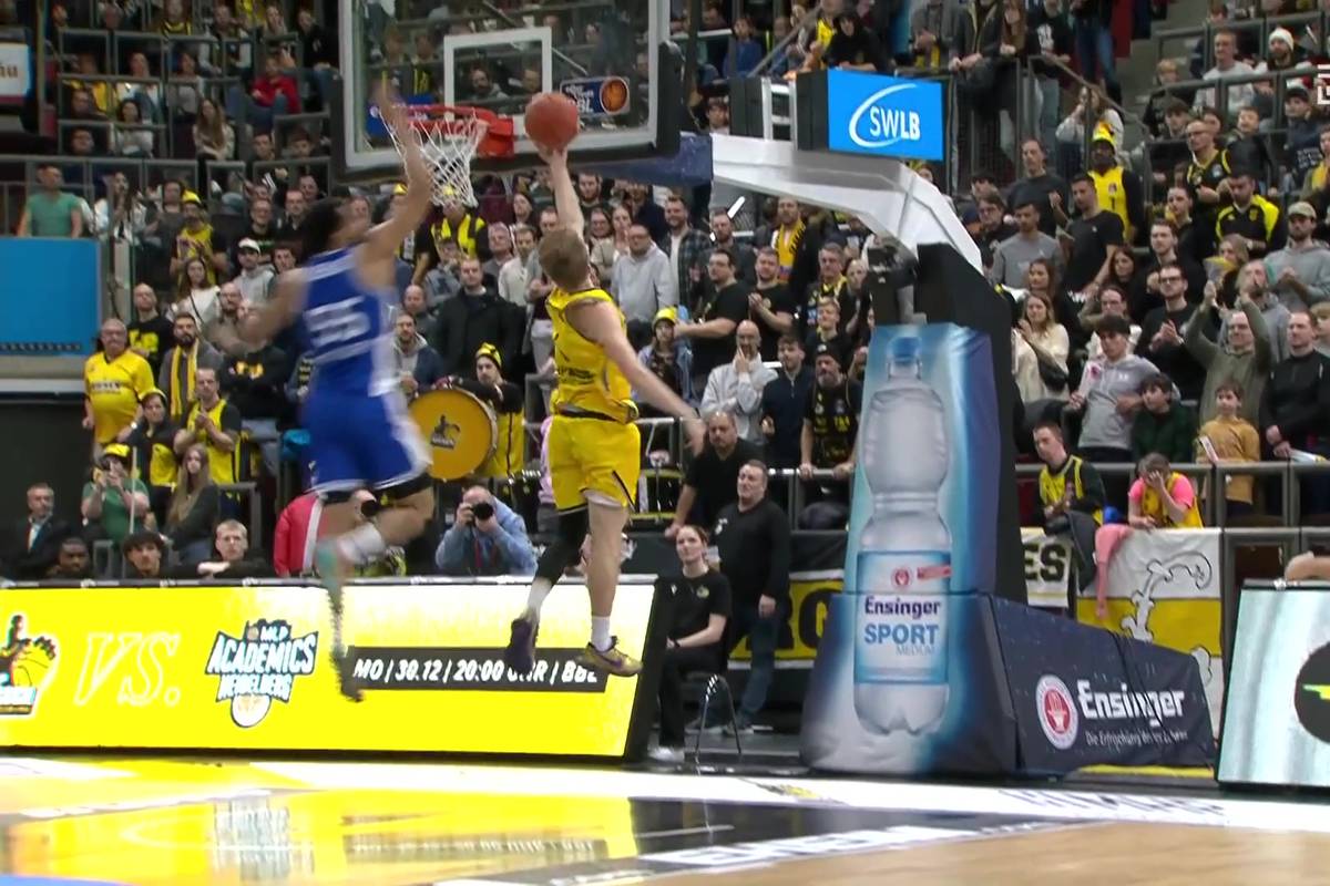 Die Highlights der Partie MHP Riesen Ludwigsburg - Fraport Skyliners aus der Basketball-Bundesliga im Video.