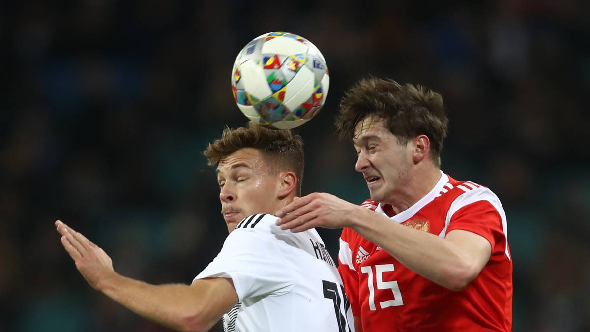 JOSHUA KIMMICH: Agierte mit akkuratem Schnauzbart in der Mittelfeldzentrale. Forderte immer wieder Bälle und verteilte sie gut. Leitete das 2:0 mit einer Ecke ein (25.). Unauffällig aber sicher in der zweiten Halbzeit. SPORT1-Note: 3