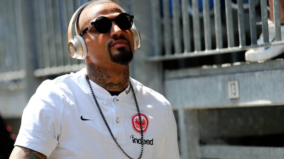 Ihm gegenüber, vermutlich auch im direkten Duell, der gebürtige Berliner Boateng, der es in seiner Heimatstadt den Skeptikern zeigen und seinen ersten nationalen Titel holen will. Dürfte vermutlich deutlich defensiver als James agieren. Insgesamt geht der Punkt aber an Bayern - 6:3