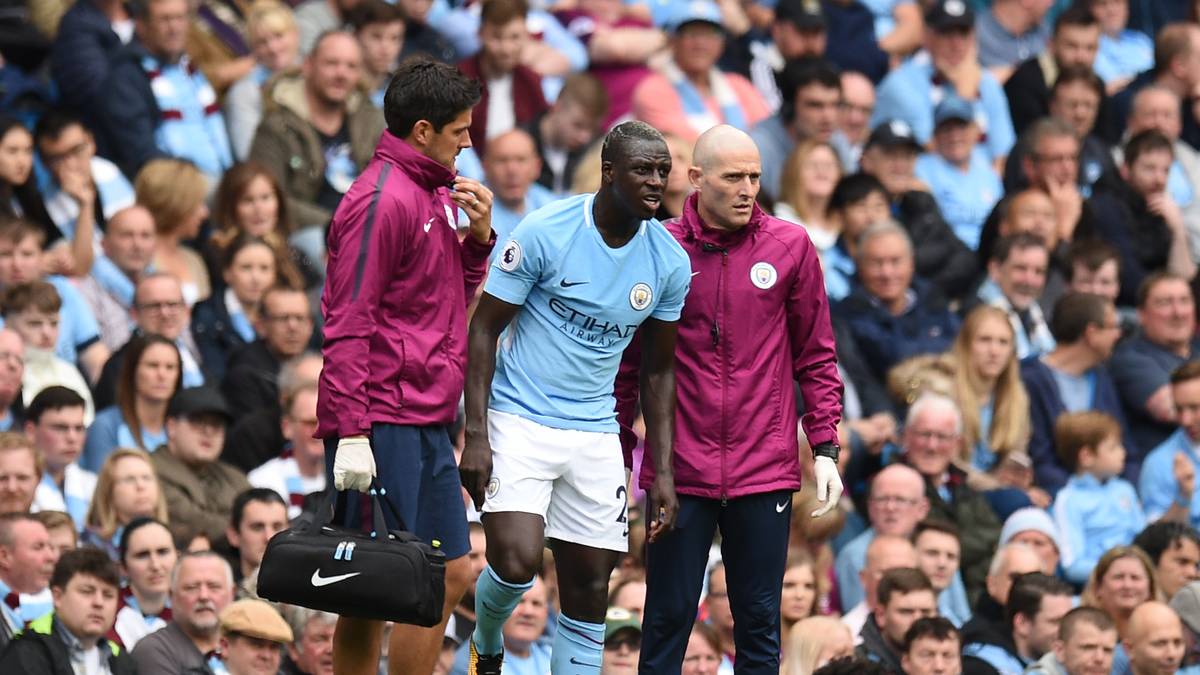 Premier League Kreuzbandriss Bei Manchester Citys Benjamin Mendy