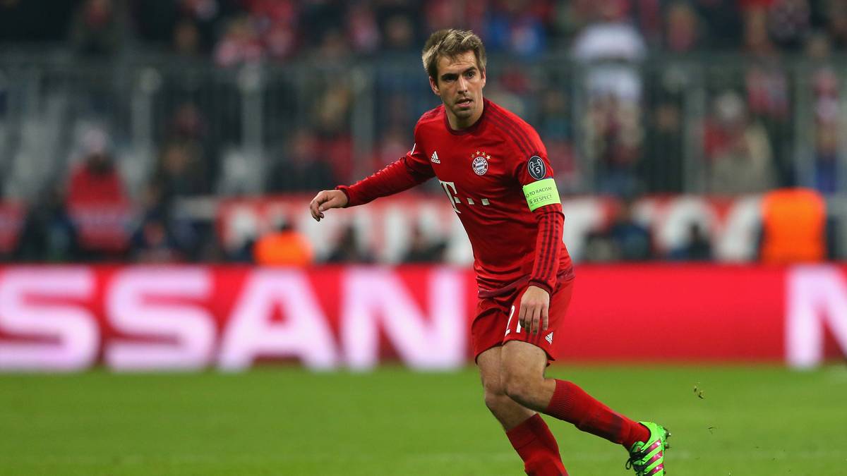 PHILIPP LAHM: Bastelt schon an der Zeit nach seiner aktiven Karriere, die Übernahme des Modeunternehmens Bogner scheiterte, hat aber dennoch schon in ein paar Firmen aus unterschiedlichen Branchen investiert. Stichwort: Diversifizierung des Portfolios. Scheint als Geschäftsmann seiner Linie als Spieler treu zu bleiben: Vielseitig und zuverlässig. Hat auch noch ein paar Jährchen auf dem Rasen vor sich.
