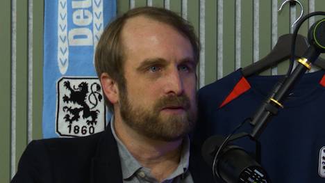 Im SPORT1-Podcast "DEEP DIVE" spricht Löwen-Legende Daniel Bierofka über seine Zeit beim FC Bayern München und verrät, was die beiden Stadtrivalen unterscheidet. 