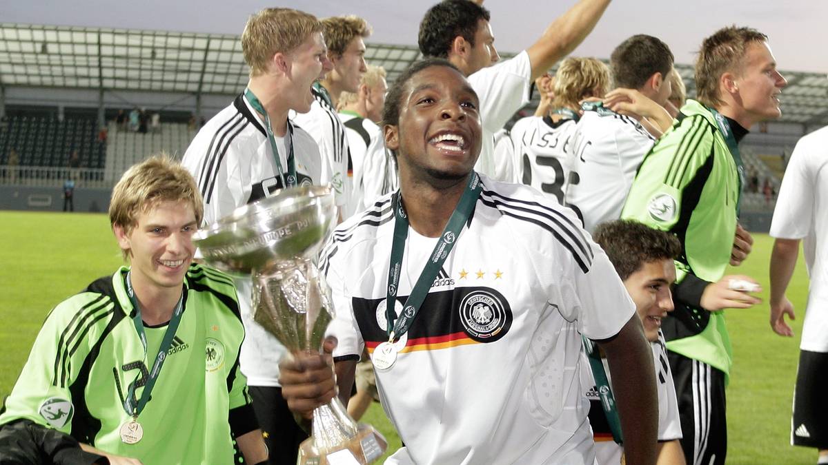 RICHARD SUKUTA-PASU: 2008, nach der EM in Österreich und der Schweiz, diskutierte Fußball-Deutschland über ein vermeintliches Problem. Deutschland, die Nation von Gerd Müller, Horst Hrubesch und Co, fehlten die Mittelstürmer, hieß es damals