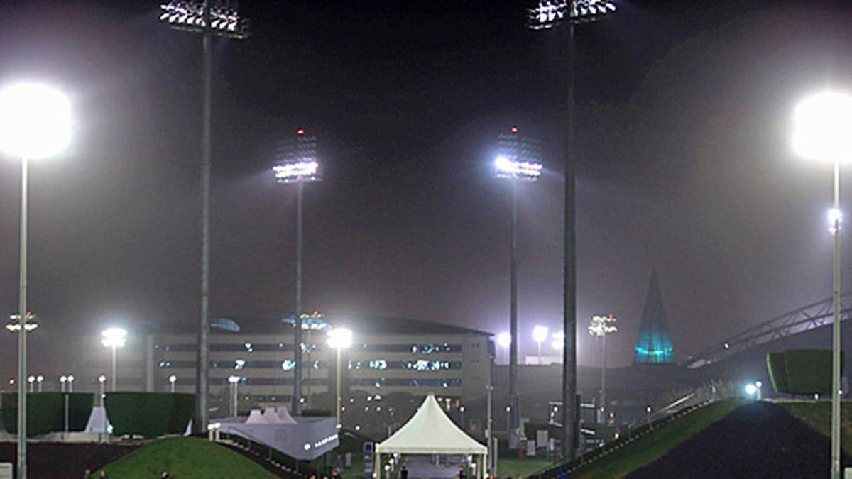 Hat hier jemande perfekte Bedingungen bestellt? Na klar, schließlich ist niemand Geringeres als der FC Bayern zu Gast in Doha. Unter Flutlicht absolviert der Rekordmeister sein erstes Training in Katar