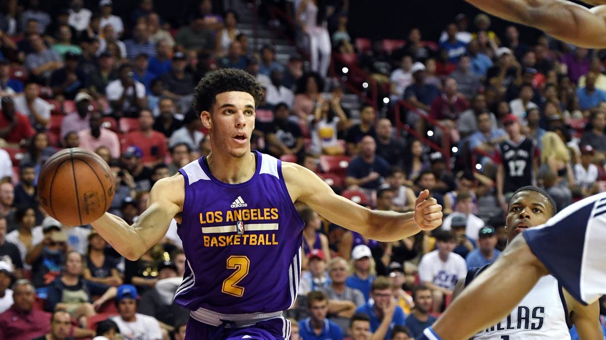 Sportlich lief es für Lonzo in dieser Zeit in der Summer League dagegen richtig rund. Mit den Lakers holte er den Titel, wurde sogar als MVP ausgezeichnet