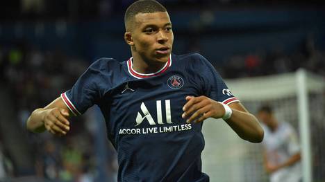 Ein erstes Angebot von Real Madrid für Kylian Mbappé hatte PSG zuletzt abgelehnt. Nun sollen die königlichen allerdings eine weitere Offerte nach Paris entsendet haben. 