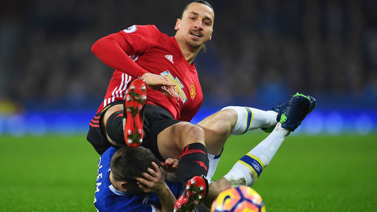 Tätlichkeit? Ibra bestreitet kurios