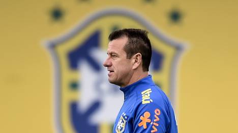 Brasiliens Nationaltrainer Carlos Dunga soll Tipps von seinen Vorgängern bekommen