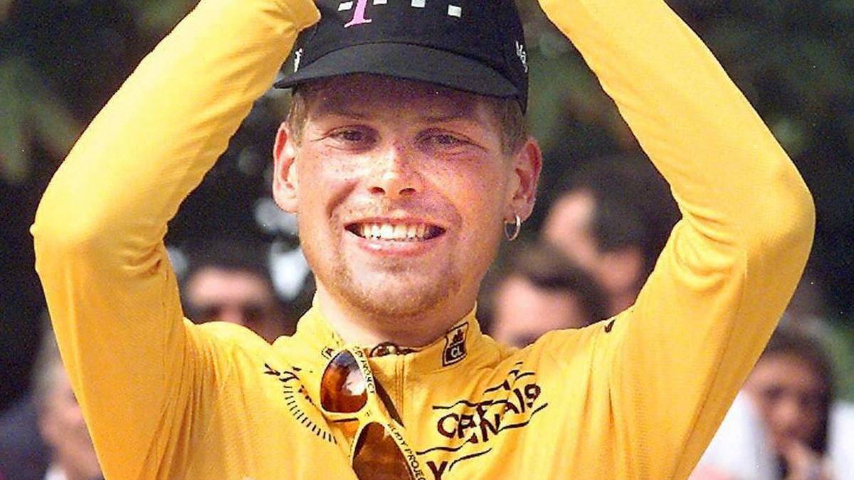 Jan Ullrich gewinnt 1997 als erster und bisher einziger Deutscher die Tour de France. 2006 wird er wegen Verwicklungen in den Fuentes-Skandal vor der Tour ausgeschlossen