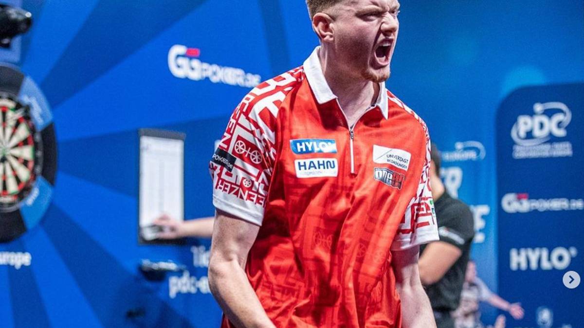 Niko Springer ist der jüngste deutsche WM-Teilnehmer. Der „Meenzer Bub“ feiert 2025 sein Debüt im Alexandra Palace.