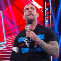 Hier verkündet WWE-Topstar Punk die bittere Gewissheit