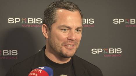 Marcel Schäfer reagiert auf den neuen Job seines ehemaligen Mentors Jörg Schmadtke. Dieser übernimmt ab sofort den Posten des Sportdirektors beim FC Liverpool. 