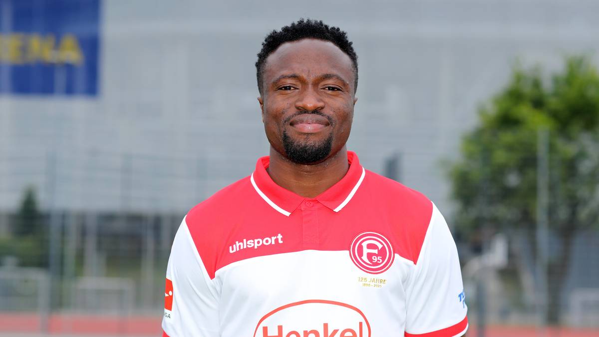 GHANA (4): Bernard Tekpetey gelang mit dem SC Paderborn in der vergangenen Saison überraschend der Aufstieg in die Bundesliga. Schalke 04 machte diesen Sommer allerdings von einer vertraglich vereinbarten Rückkaufoption Gebrauch und verlieh den 21-Jährigen weiter zu Fortuna Düsseldorf. Neben Tekpetey sind drei weitere Spieler aus Ghana in der Bundesliga aktiv
