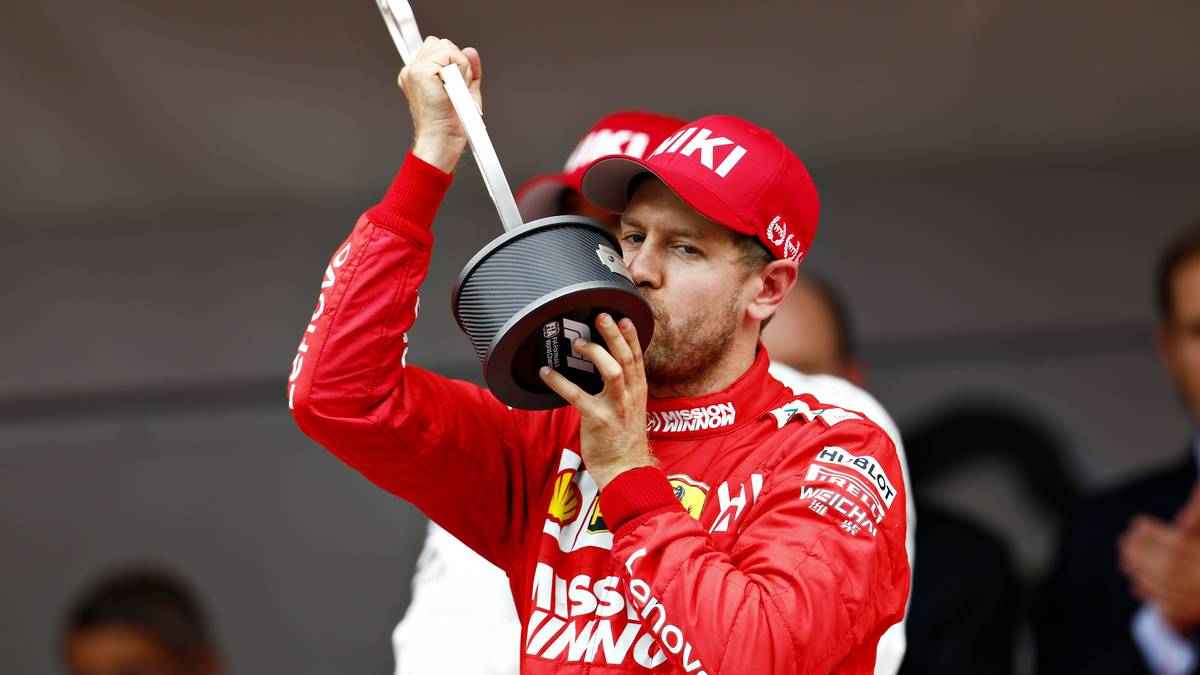 Ein unverhoffter zweiter Platz für Vettel, der dies aber sicher nur zu gerne mitnimmt. Zumindest ein kleines Erfolgserlebnis für Ferrari nach der erneuten Blamage im Qualifying